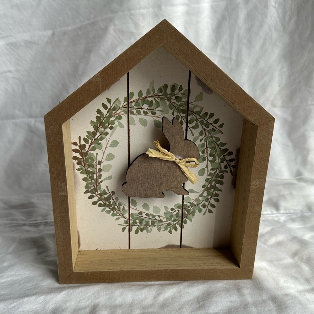 New Rustic Easter Bunny Wooden House Holiday Décor